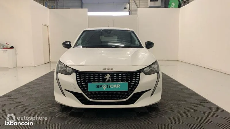 Peugeot 208 2023 photo 2