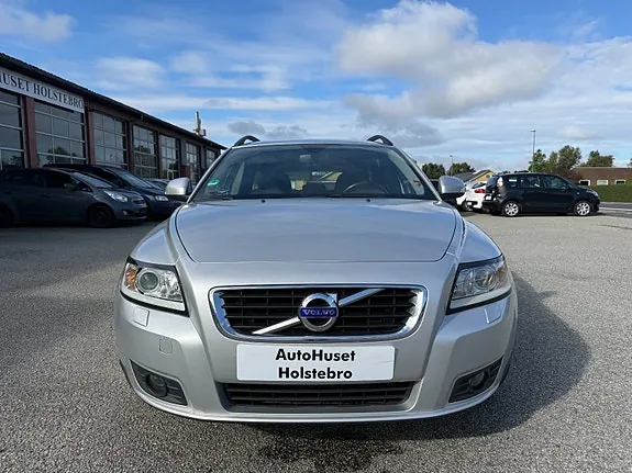Volvo V50 2010 photo 2