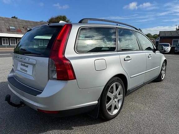 Volvo V50 2010 photo 5