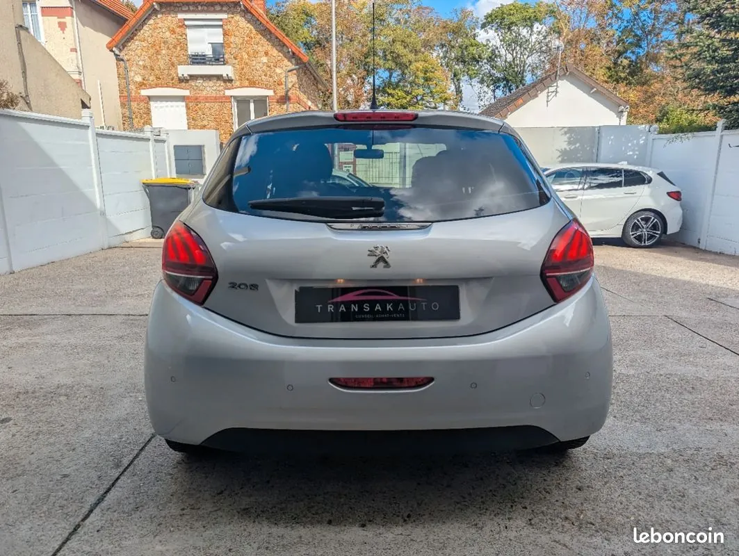 Peugeot 208 2017 photo 5