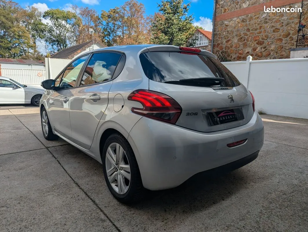 Peugeot 208 2017 photo 4