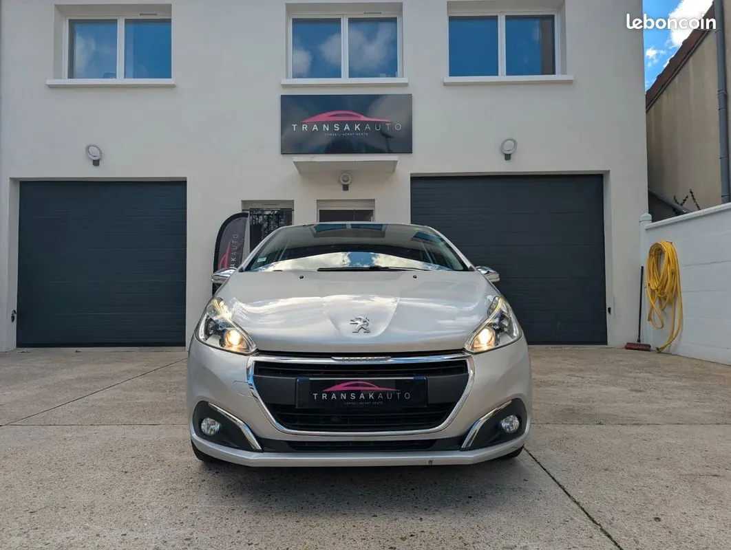 Peugeot 208 2017 photo 2