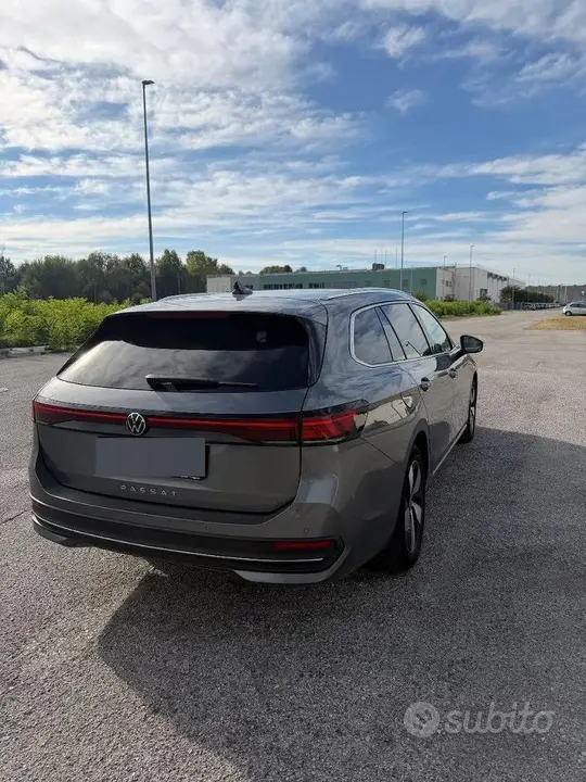 Volkswagen Passat 2024 photo 2