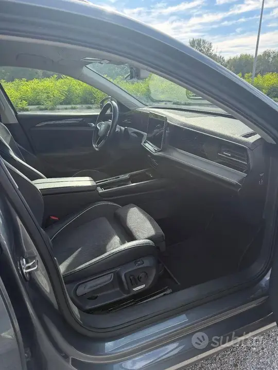 Volkswagen Passat 2024 photo 5