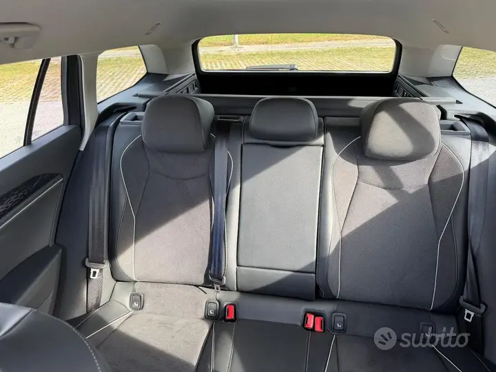 Volkswagen Passat 2024 photo 4