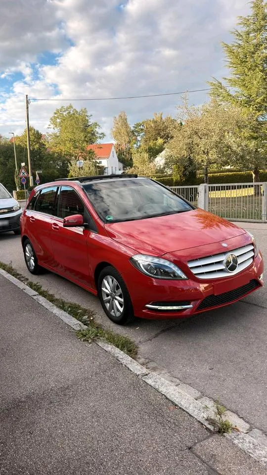 Mercedes-Benz B180