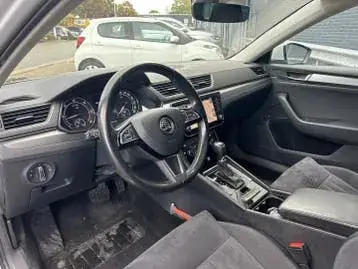 Skoda Superb 2019 photo 3