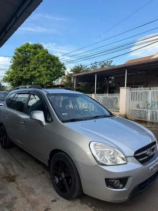 Kia Carens 2010 photo 3