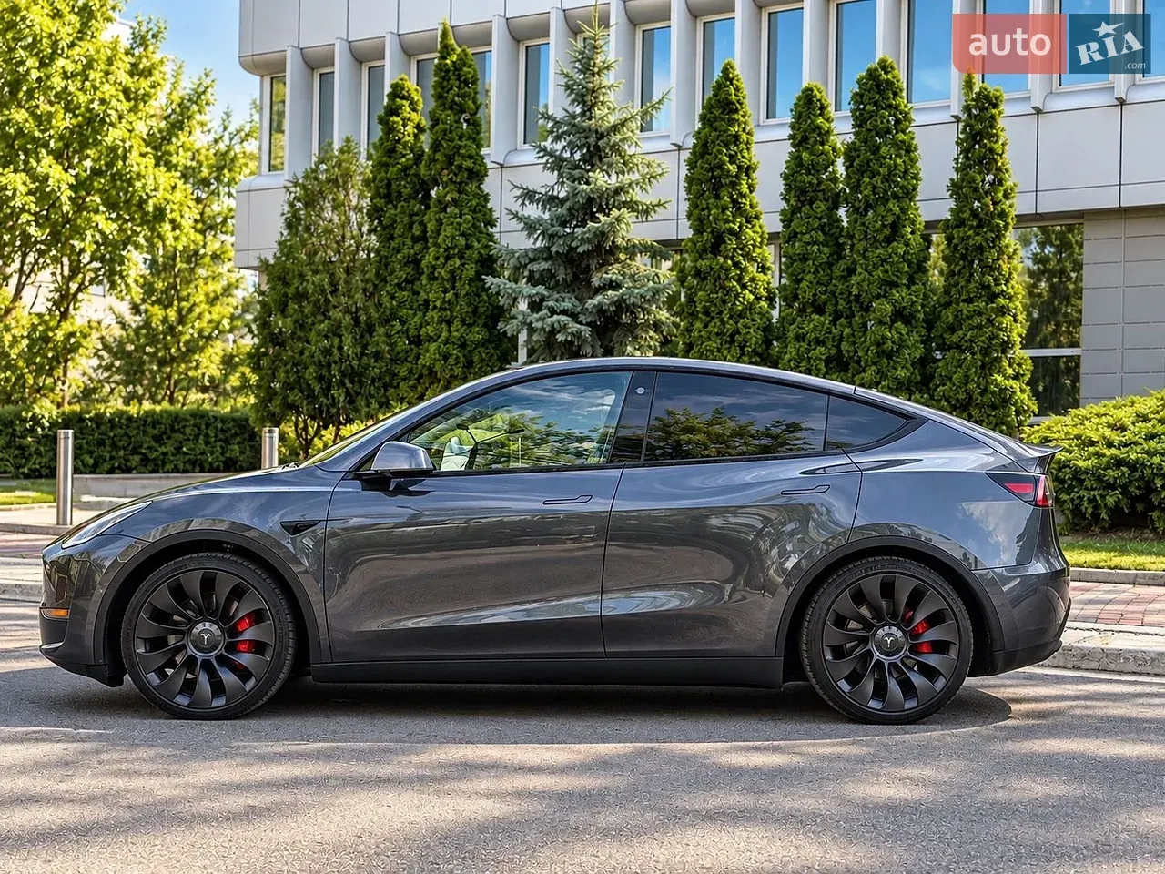 Tesla Model Y 2022 photo 2