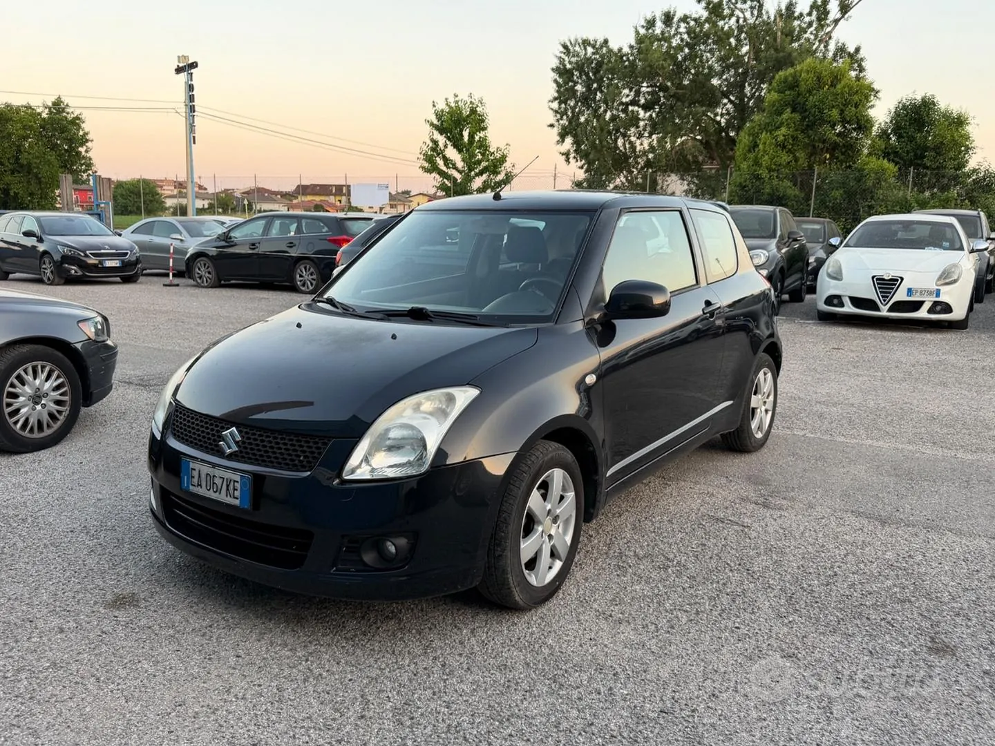 Suzuki Swift 2010 photo 2
