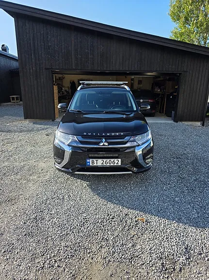 Mitsubishi Outlander 2016 photo 2