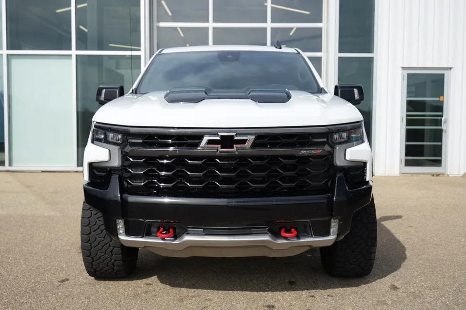 Chevrolet Silverado 1500 2024 photo 2