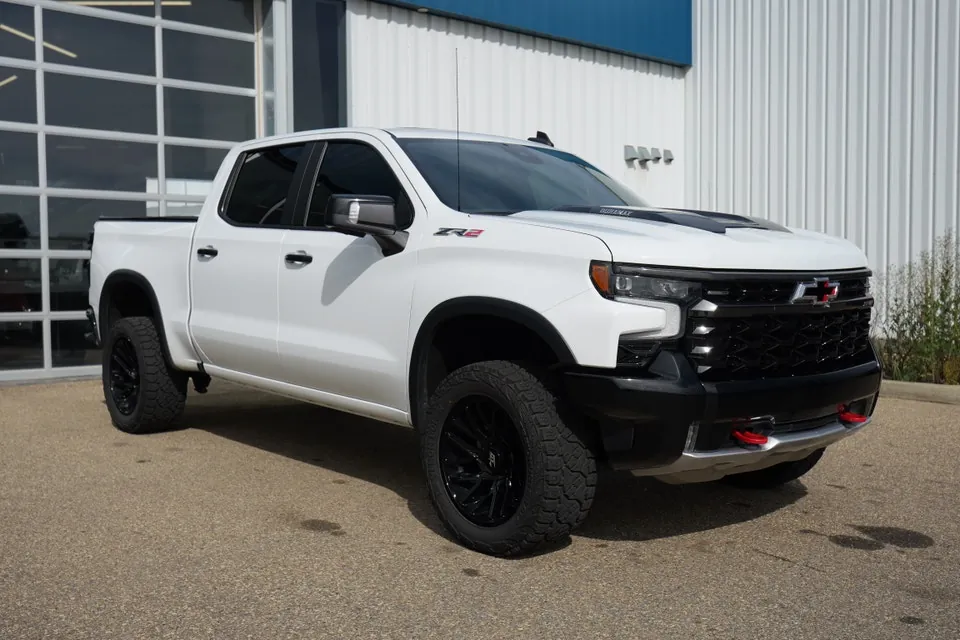 Chevrolet Silverado 1500 2024 photo 3