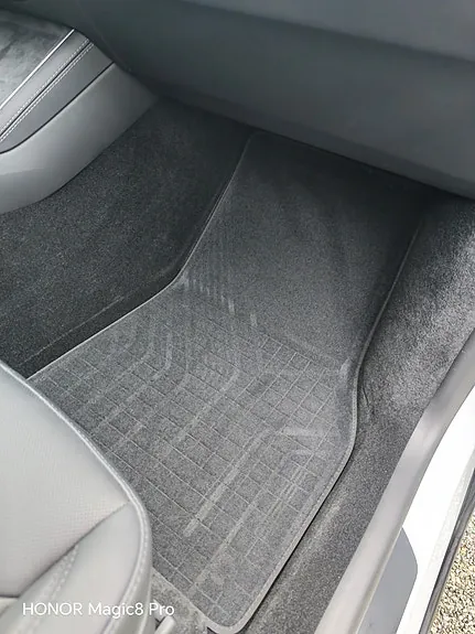 Tesla Model Y 2026 photo 4