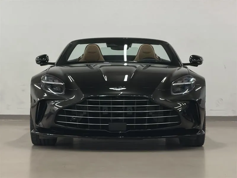 Aston Martin Vantage 2026 photo 2