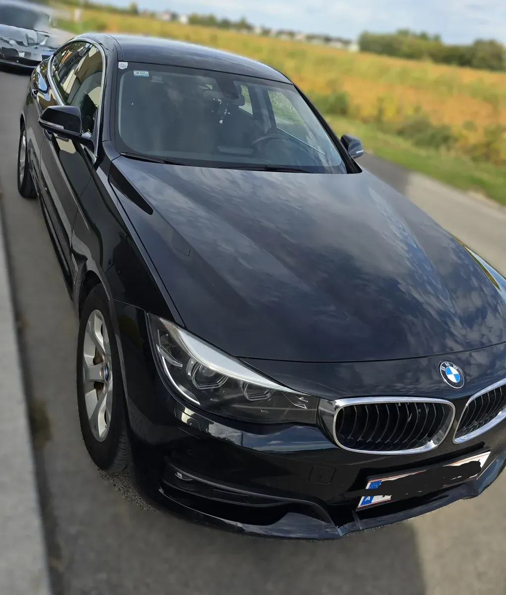 BMW 3 Series 2017 photo 2