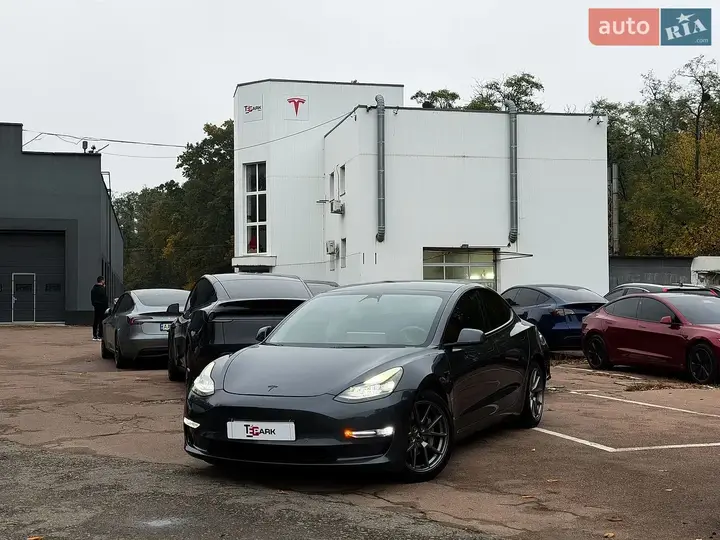 Tesla Model 3 2022 photo 2