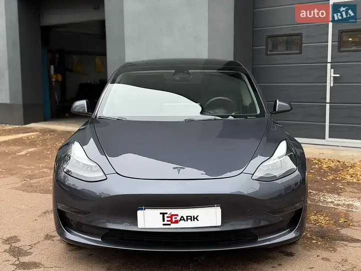 Tesla Model 3 2022 photo 3