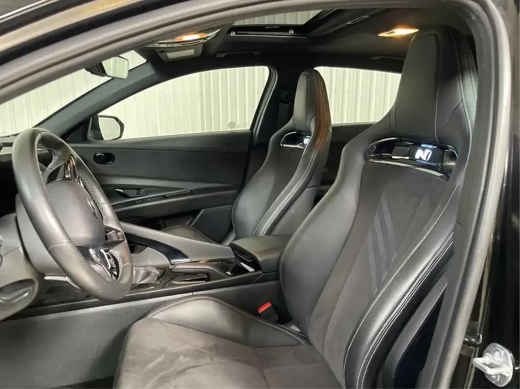 Hyundai Elantra 2025 photo 3