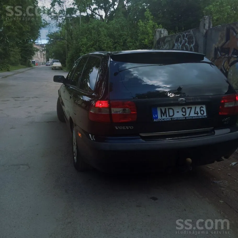 Volvo V40 2004 photo 3