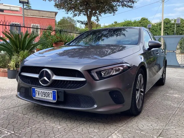 Mercedes-Benz A 180 2019 photo 2
