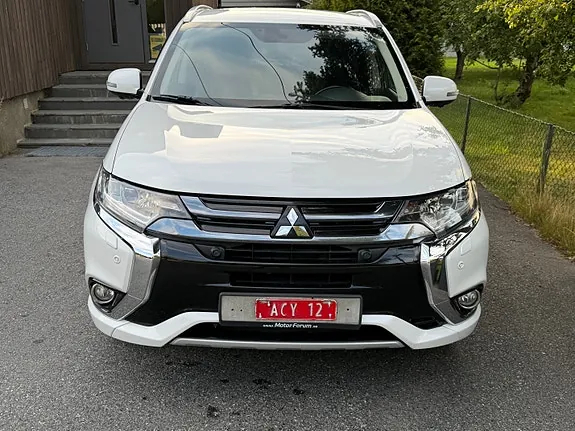 Mitsubishi Outlander 2016 photo 2