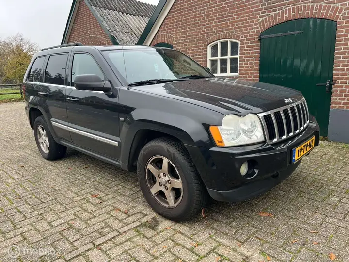 Jeep Grand Cherokee 2005 photo 2