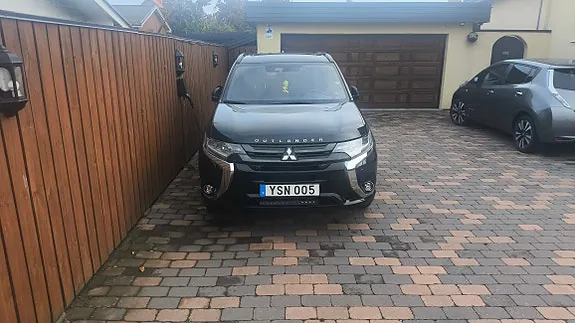 Mitsubishi Outlander 2018 photo 2