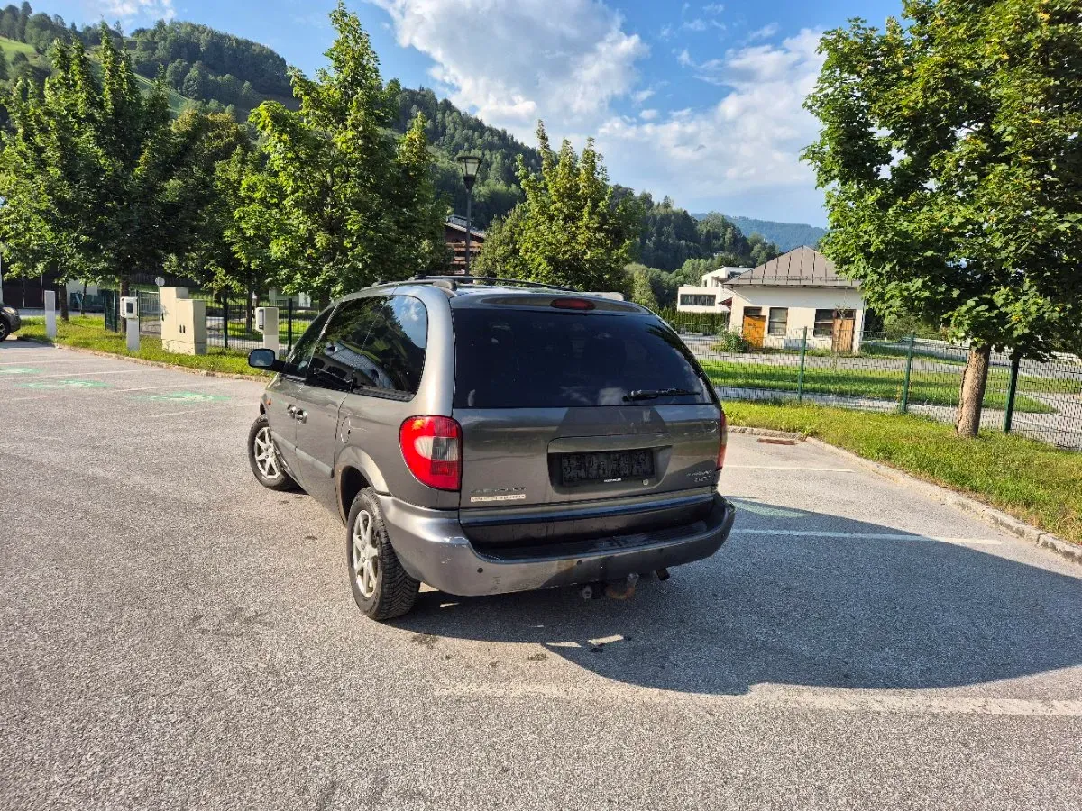 Chrysler Voyager 2005 photo 3