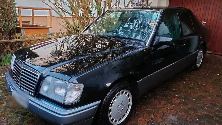 Mercedes-Benz W124