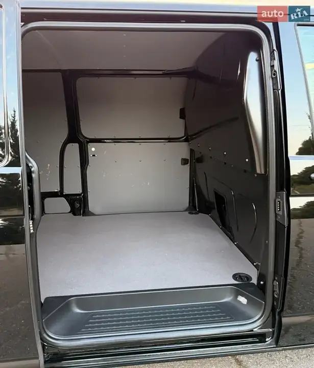 Volkswagen Transporter 2021 photo 3