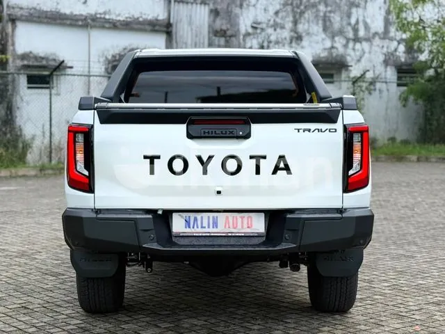Toyota Hilux photo 5