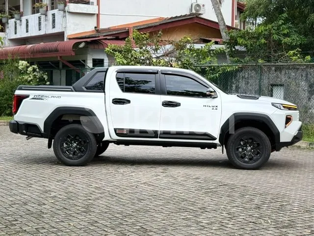 Toyota Hilux photo 4