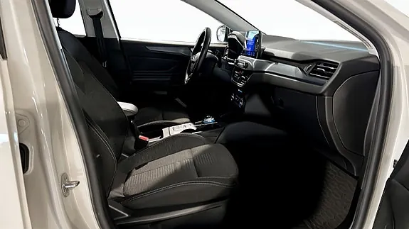 Ford Focus 2022 photo 3