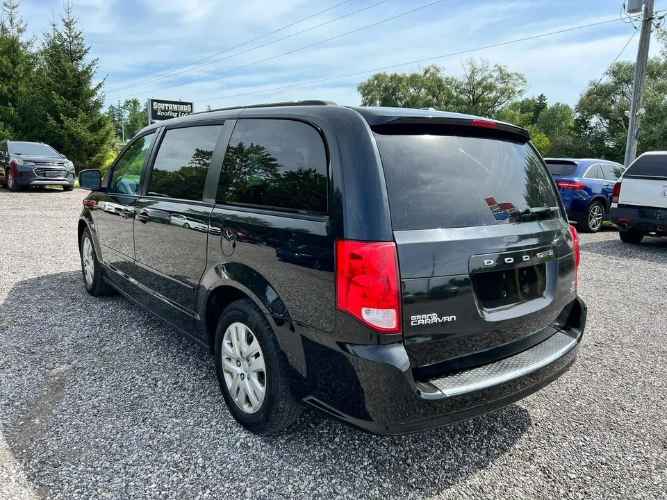 Dodge Grand Caravan 2016 photo 3