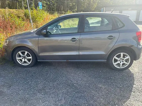 Volkswagen Polo 2010 photo 4