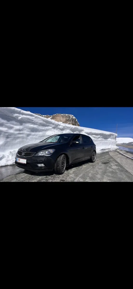 Kia Ceed 2011 photo 2