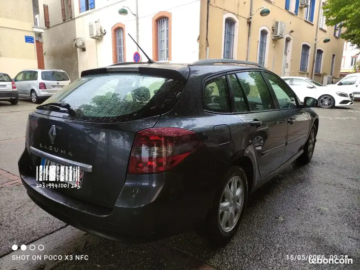 Renault Laguna 2009 photo 2
