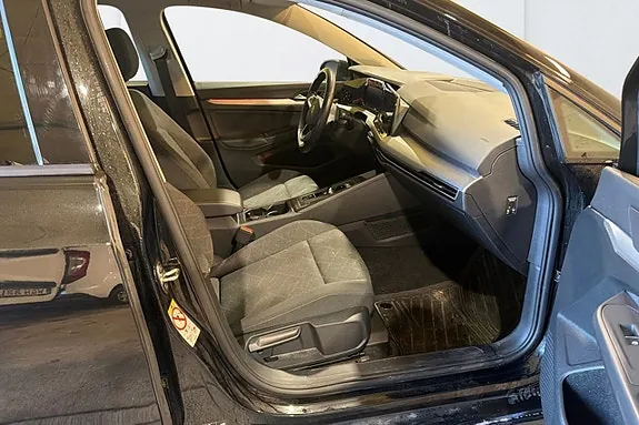 Volkswagen Golf I 2024 photo 5