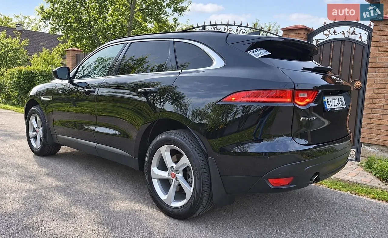 Jaguar F-Pace 2018 photo 2