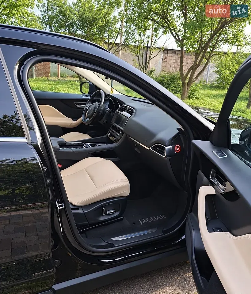 Jaguar F-Pace 2018 photo 3