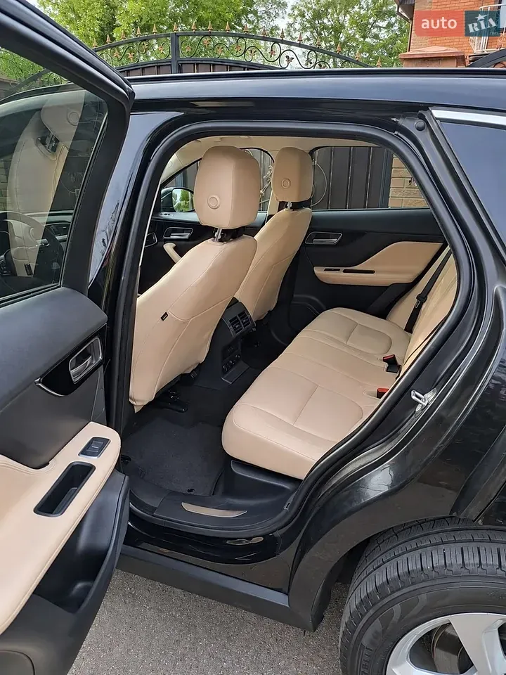 Jaguar F-Pace 2018 photo 5