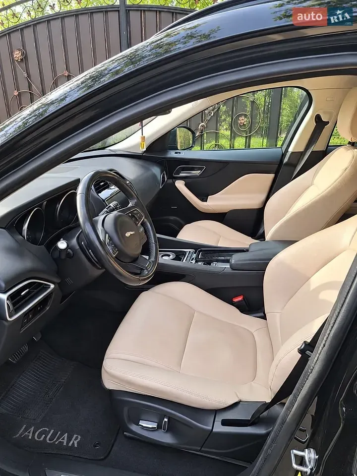 Jaguar F-Pace 2018 photo 4