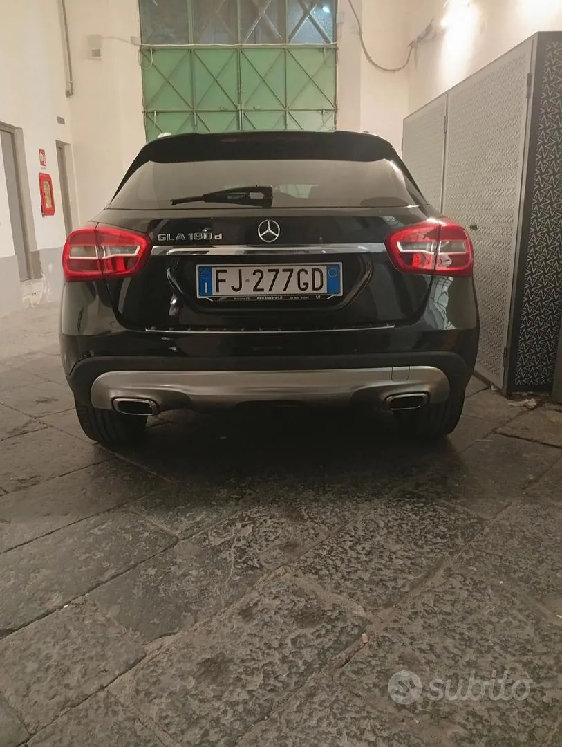 Mercedes-Benz Gla 180 2017 photo 2