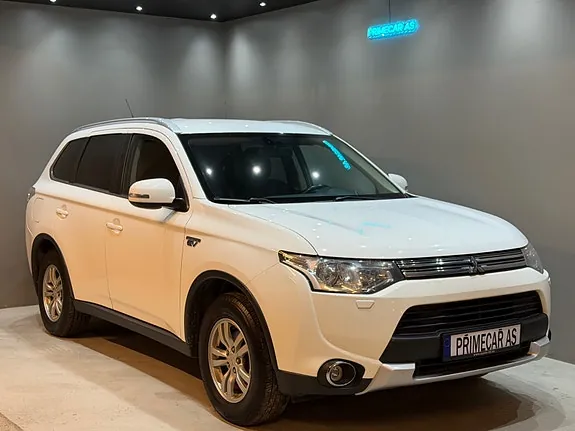 Mitsubishi Outlander 2015 photo 2