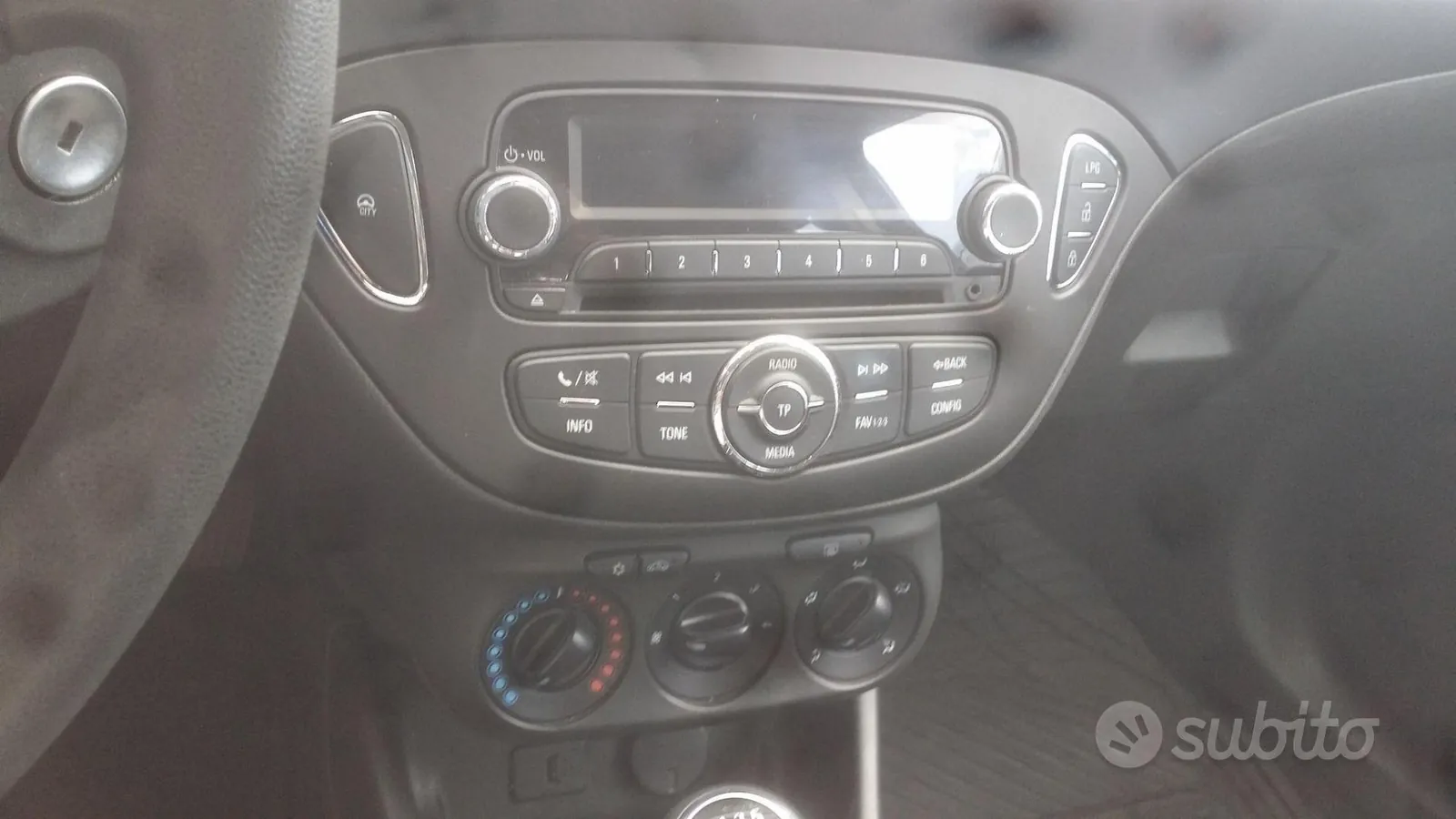 Opel Corsa 2016 photo 2