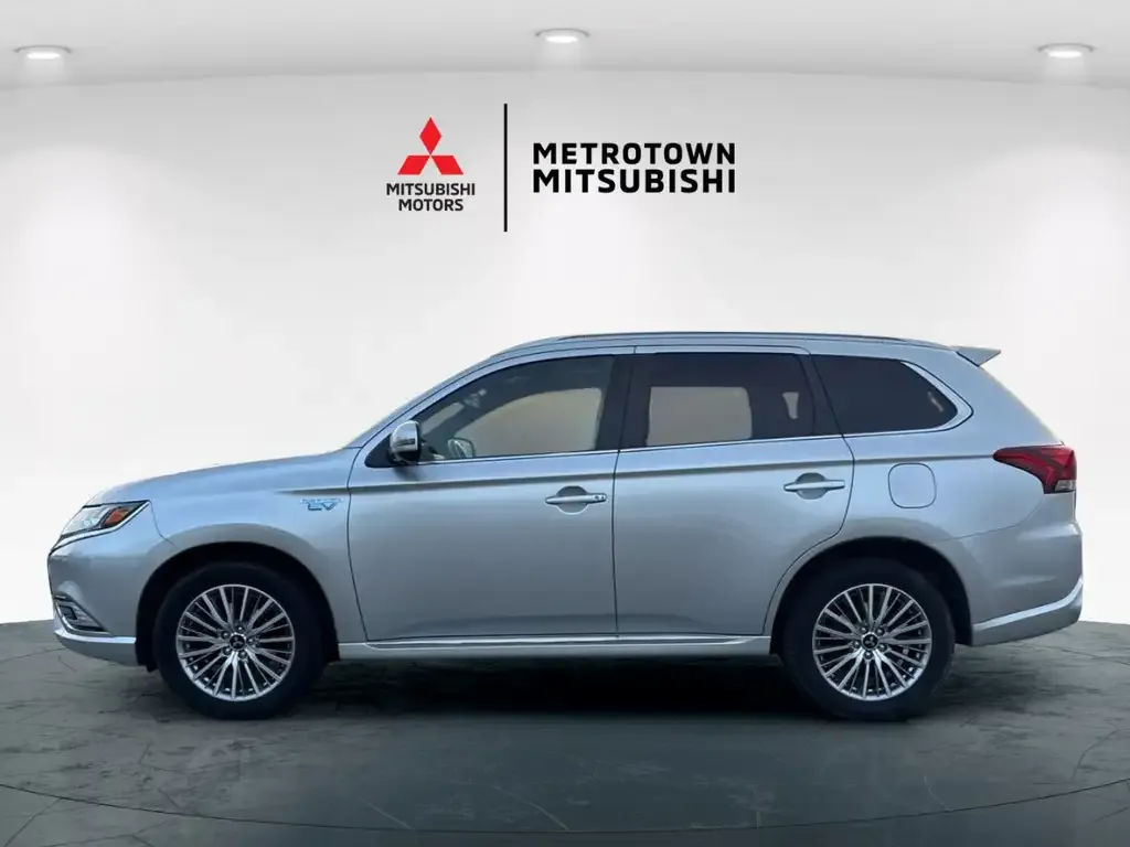 Mitsubishi Outlander 2020 photo 2