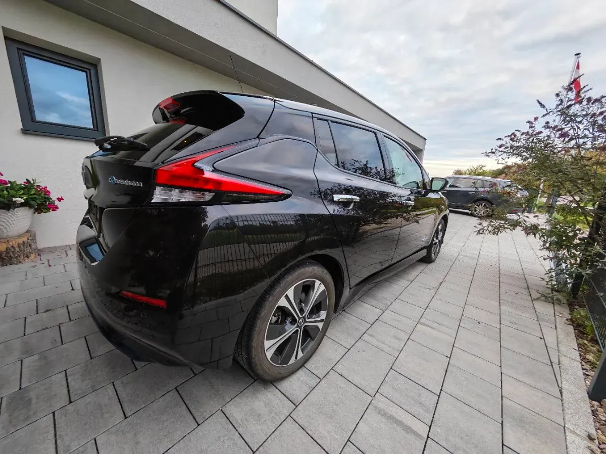 Nissan Leaf 2019 photo 2