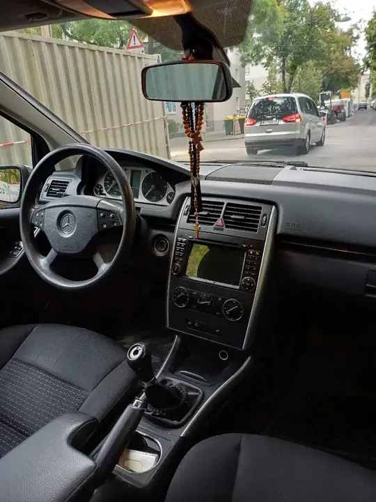 Mercedes-Benz B-Class 2010 photo 3