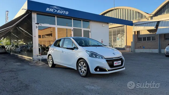 Peugeot 208 2019 photo 2